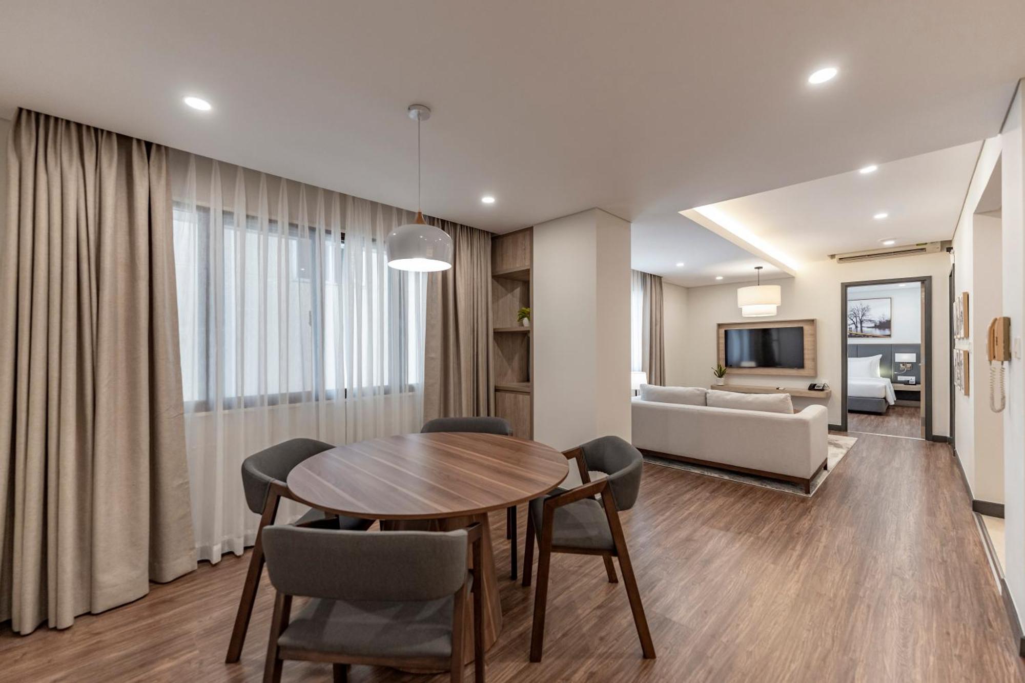 Garden View Court Hotel 4*