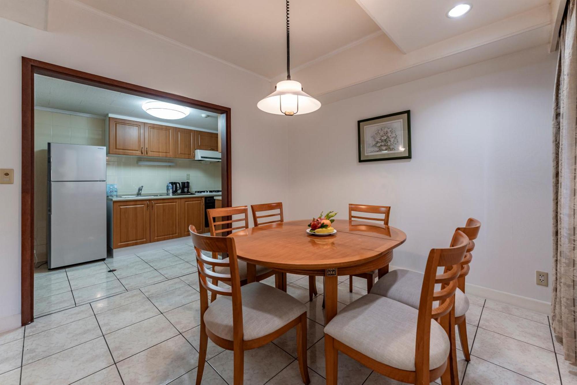 Garden View Court 4*