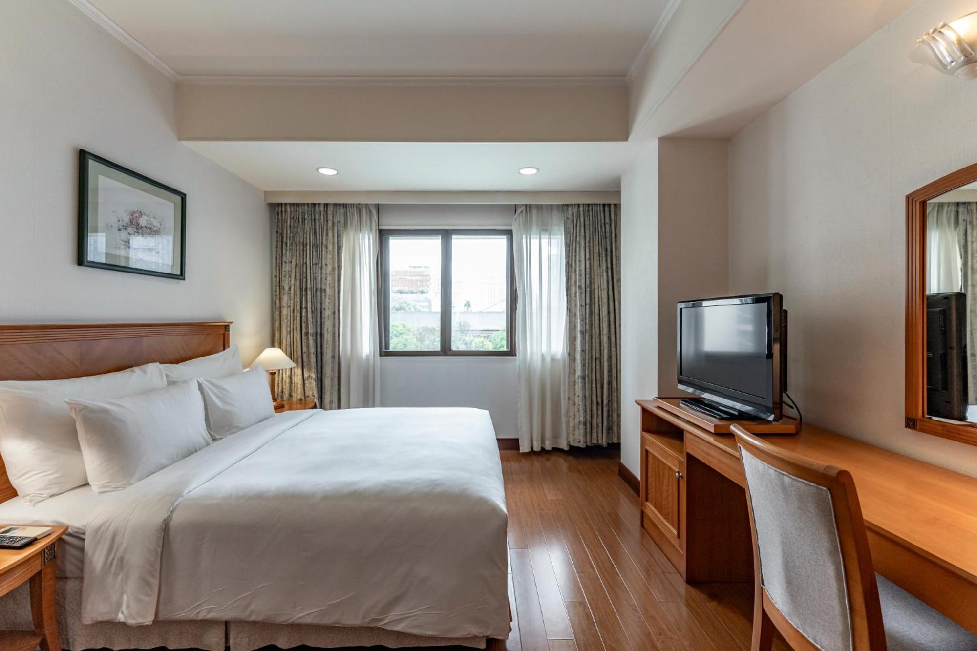 Garden View Court 4*