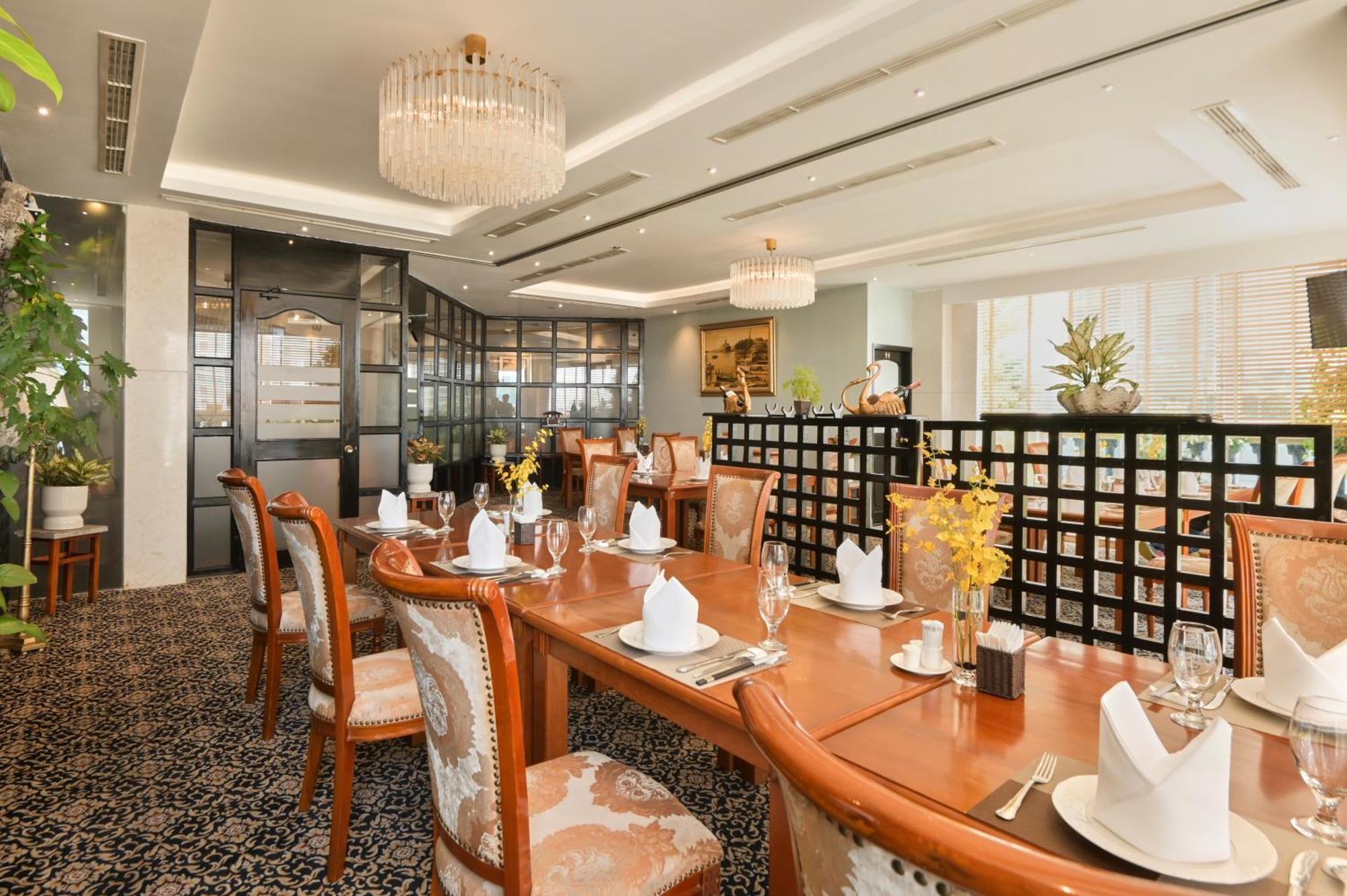 Grand Saigon Hotel