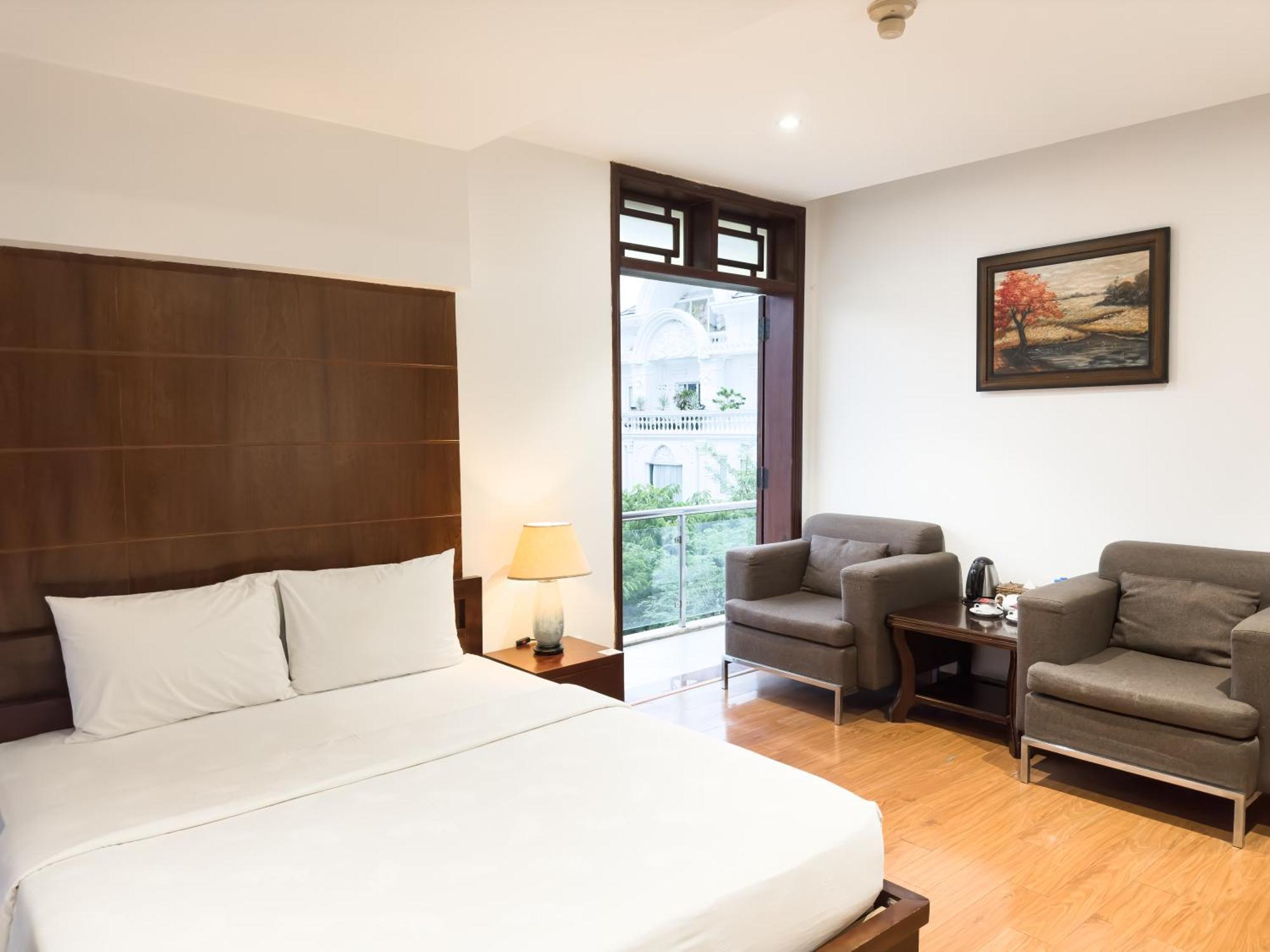 Hoang Yen - Phu My Hung 3*