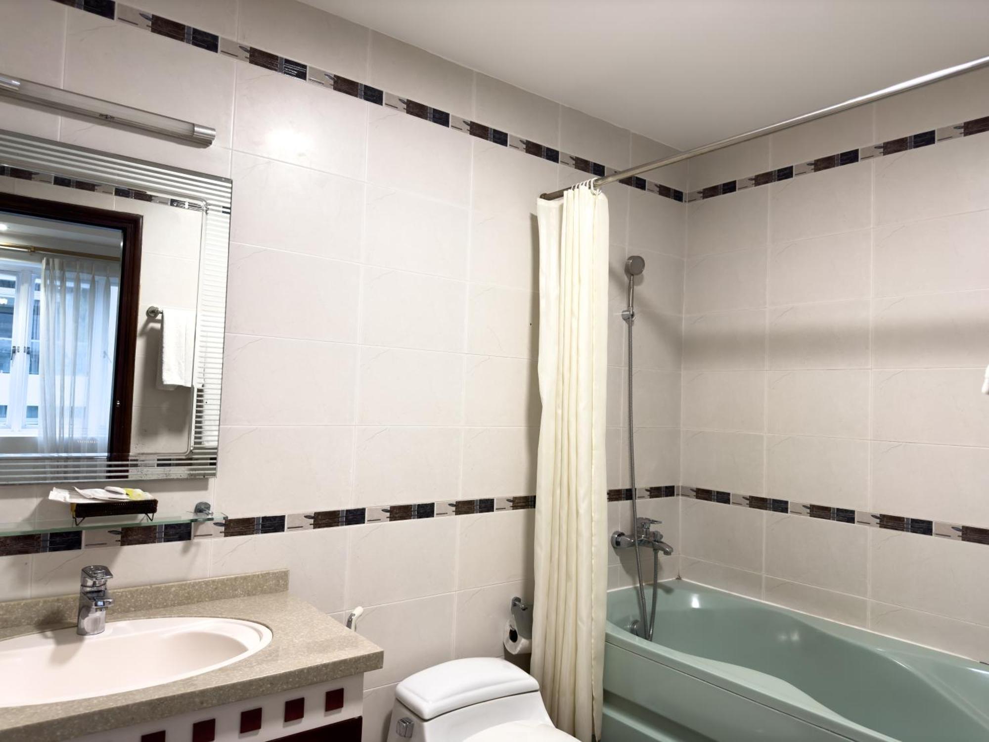 Hoang Yen - Phu My Hung 3*