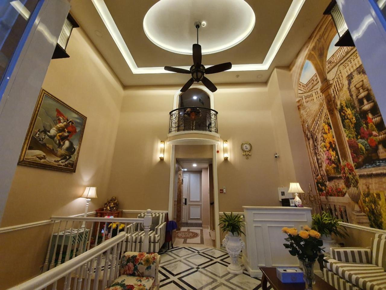 Saigon By Night Luxury 3*