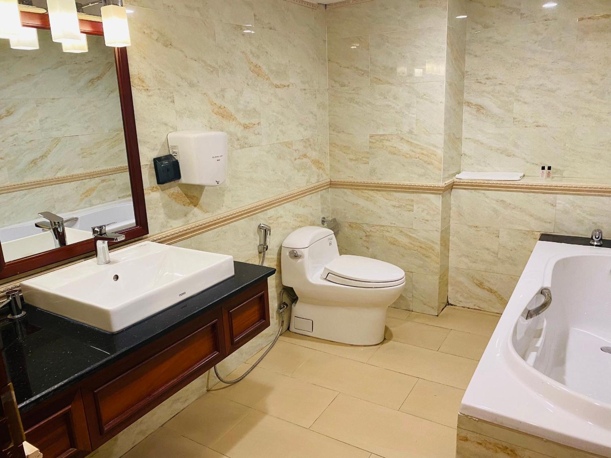 Hotel Minh Tam Phu Nhuan & Ho Chi Minh City