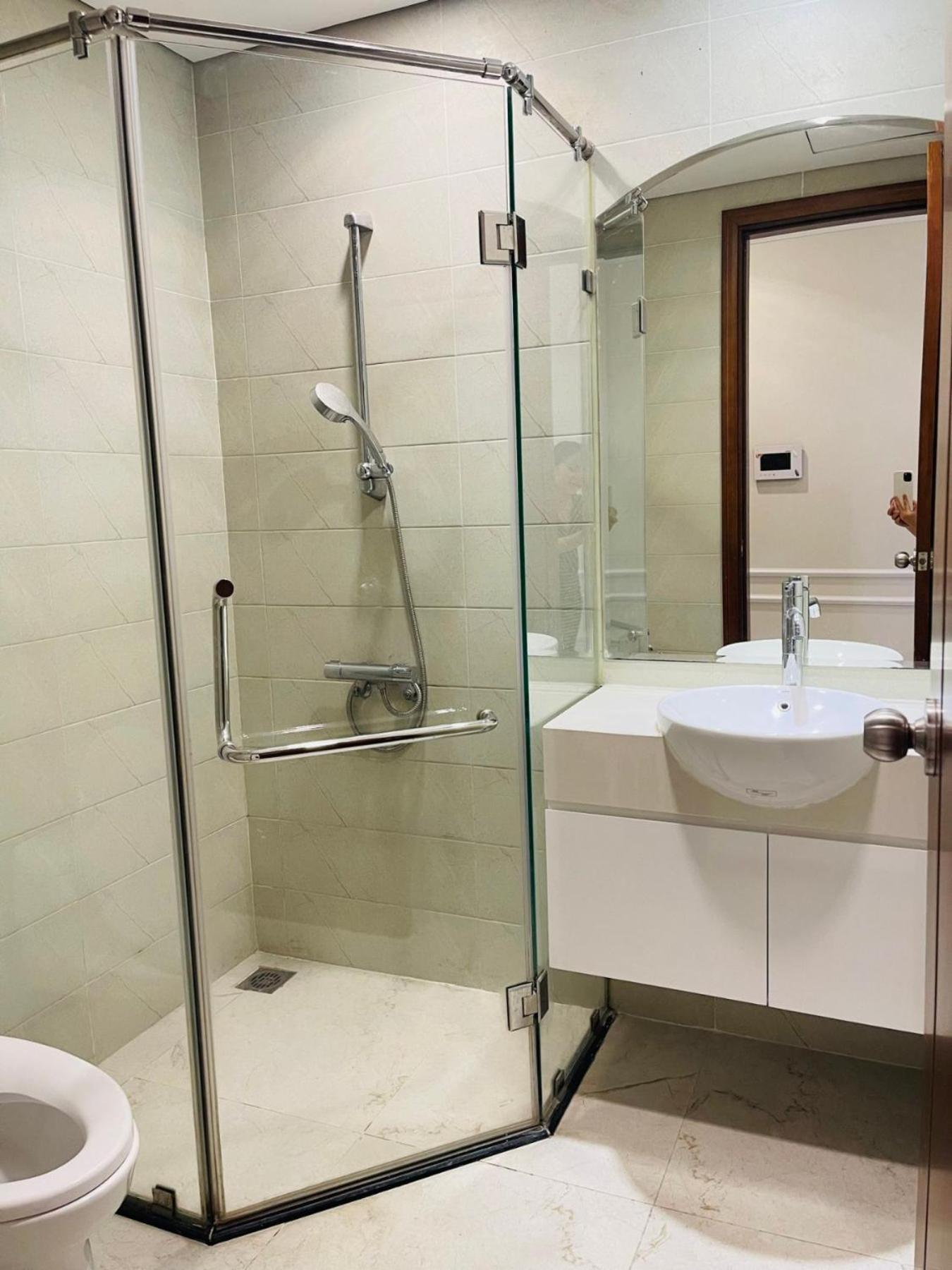 2br Luxury Saigon River View Landmark 81 Cp * Ho Chi Minh City