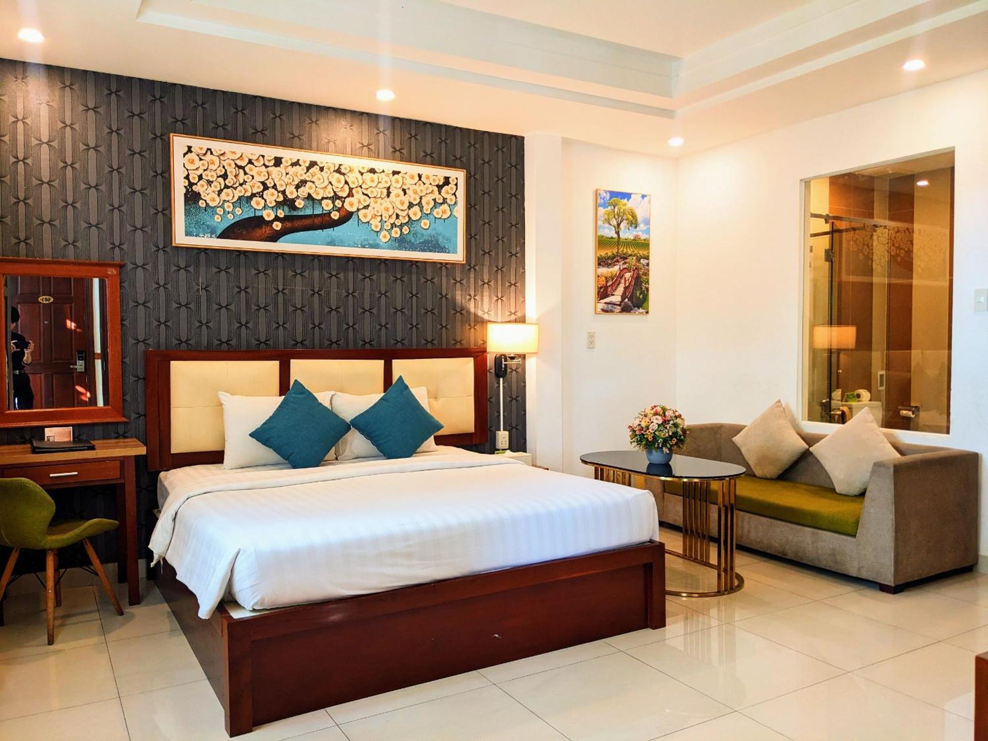 Airport Saigon - Gan Am Thuc Dem Cho Pham 3*