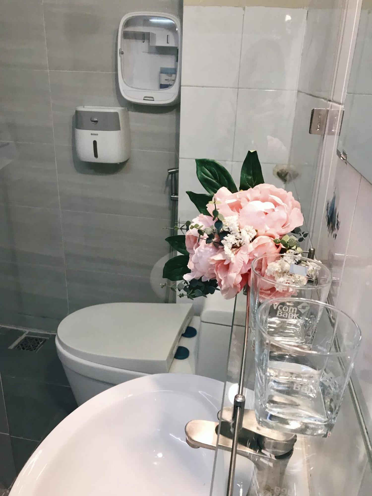 65f4 - Sweetheart In Saigon Ho Chi Minh City