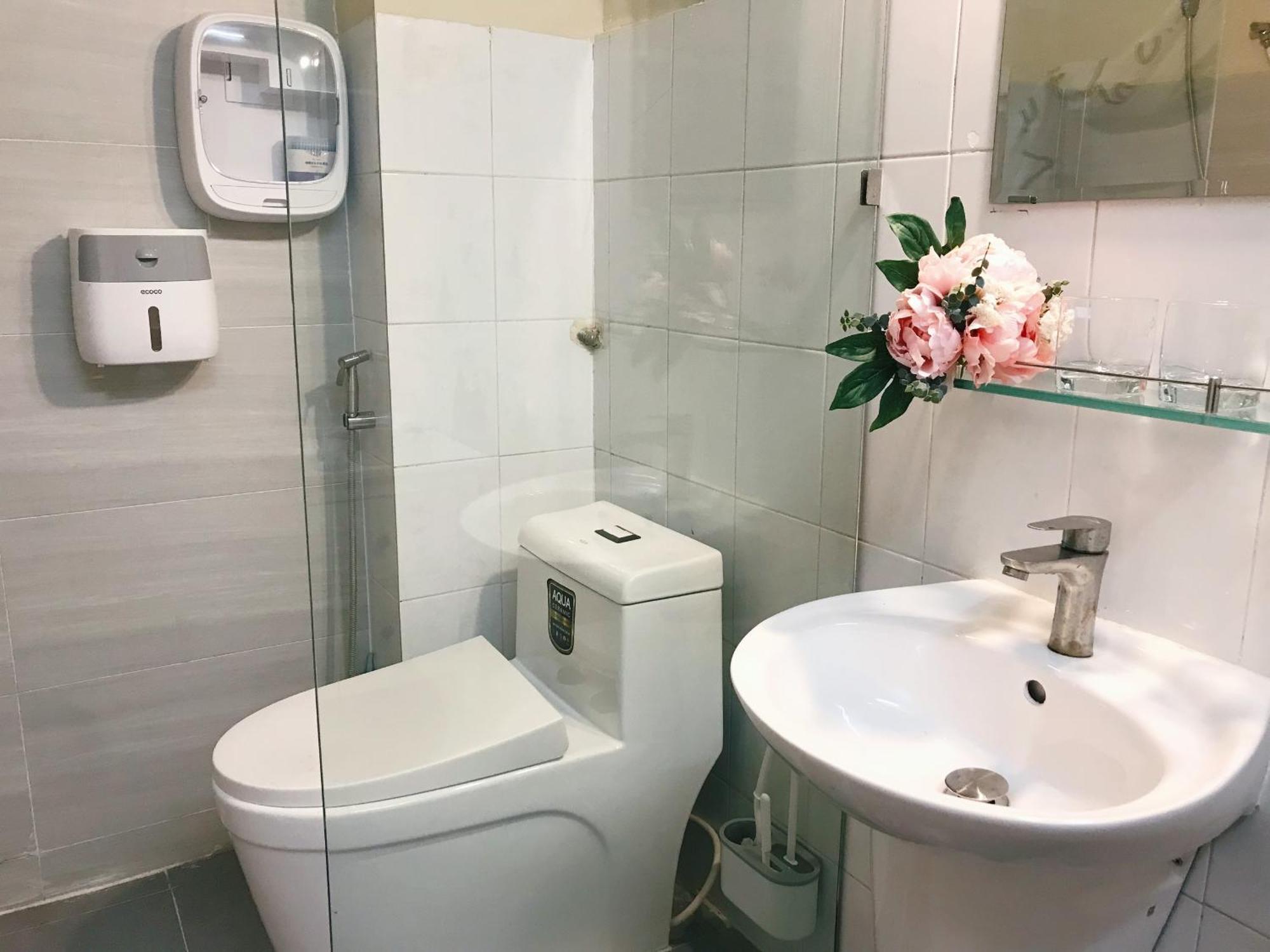 65f4 - Sweetheart In Saigon Apartment *