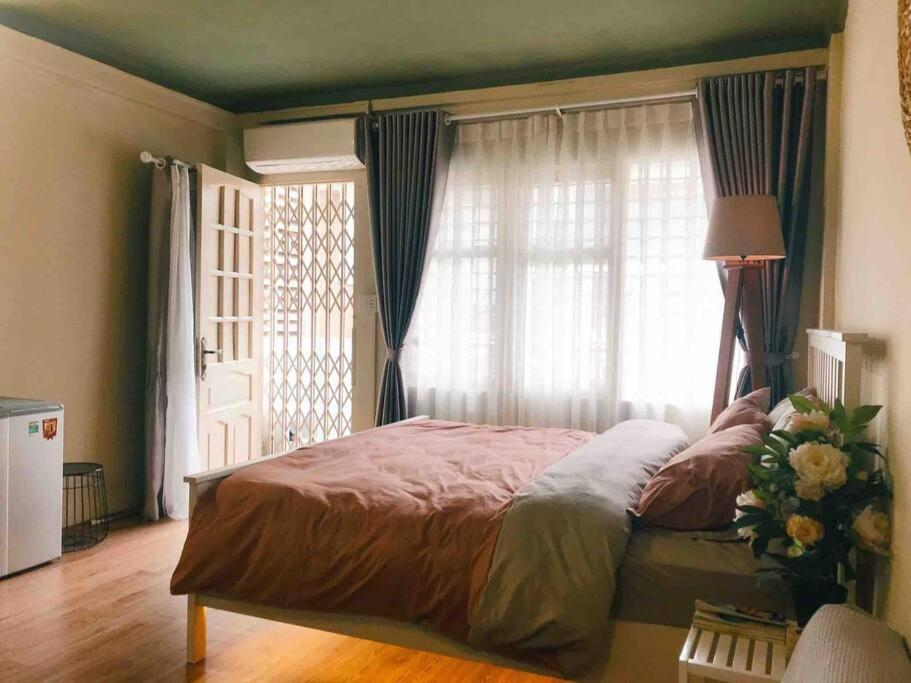 65f4 - Sweetheart In Saigon * Ho Chi Minh City