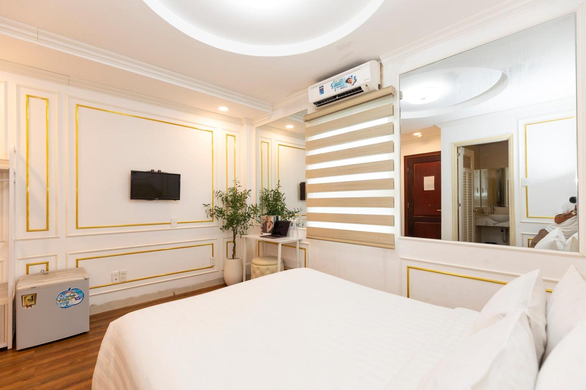 Quy Hung Hotel Central
