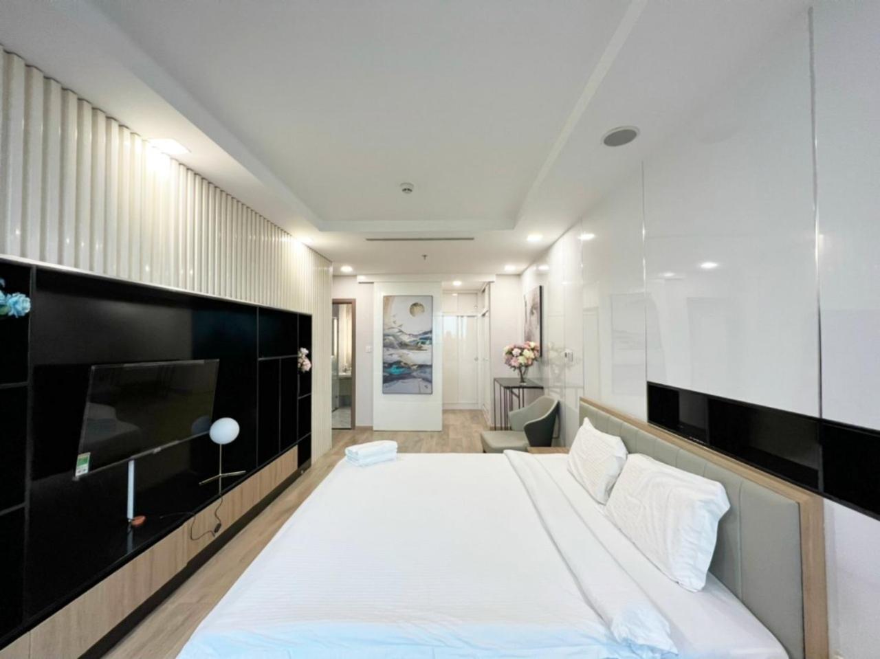 Landmark 81 - Airbnb Apartment