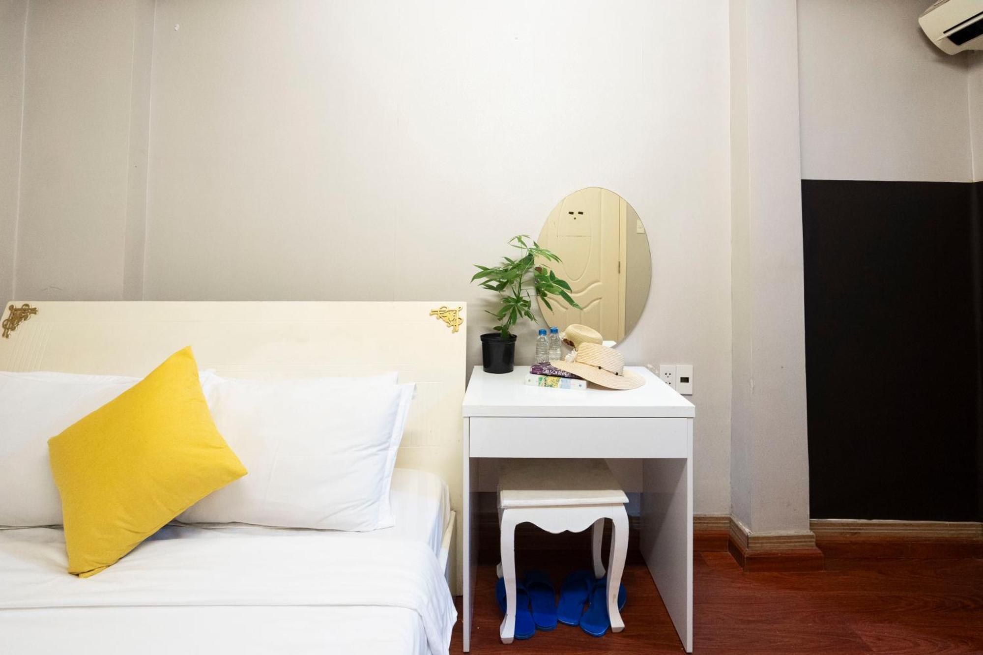 Crowne Bui Vien Hotel