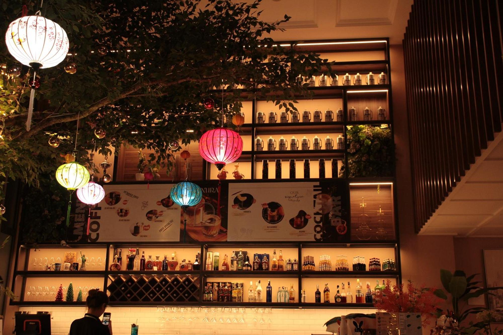 Hotel Lanura And Ho Chi Minh City