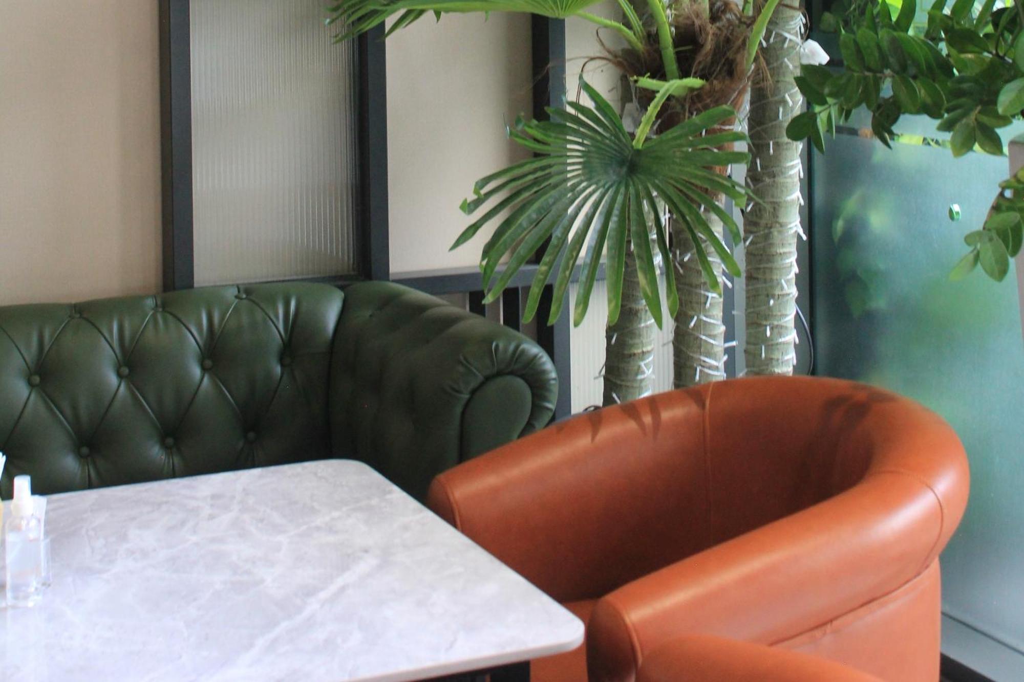Hotel Lanura And Ho Chi Minh City