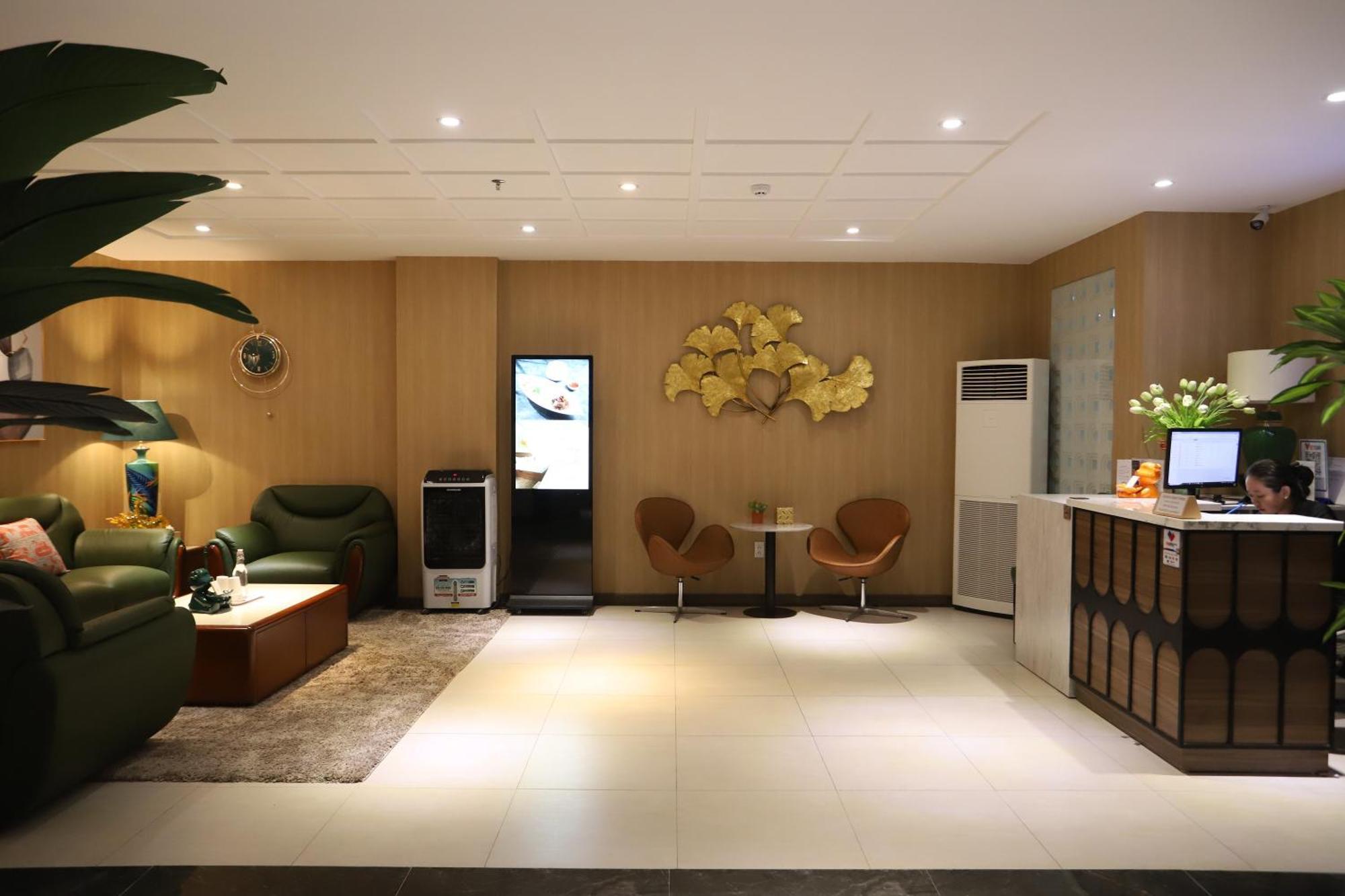 Hotel Lanura And Ho Chi Minh City