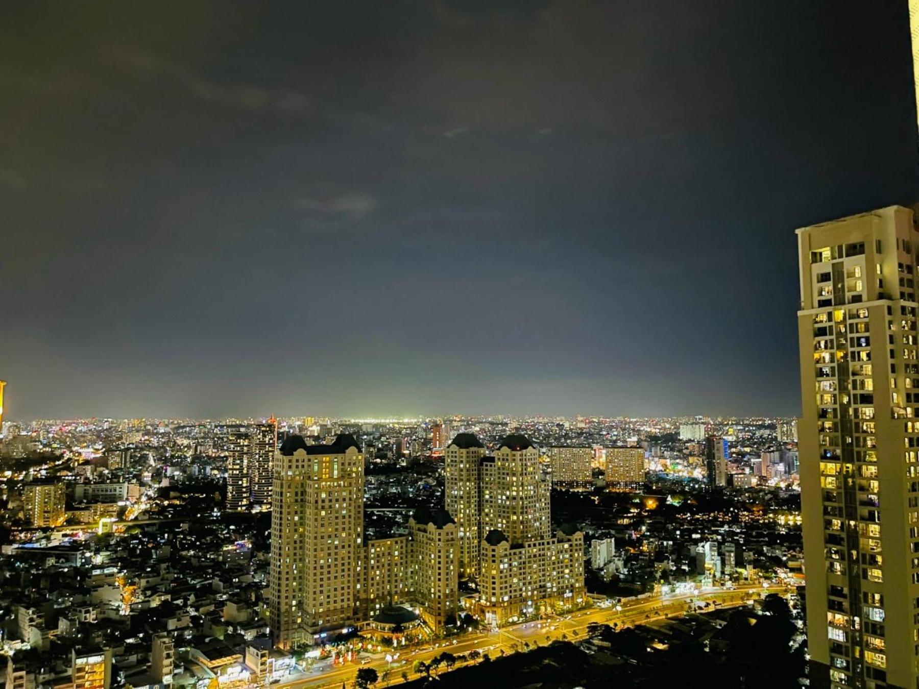 2br Luxury Saigon River View Landmark 81 Cp