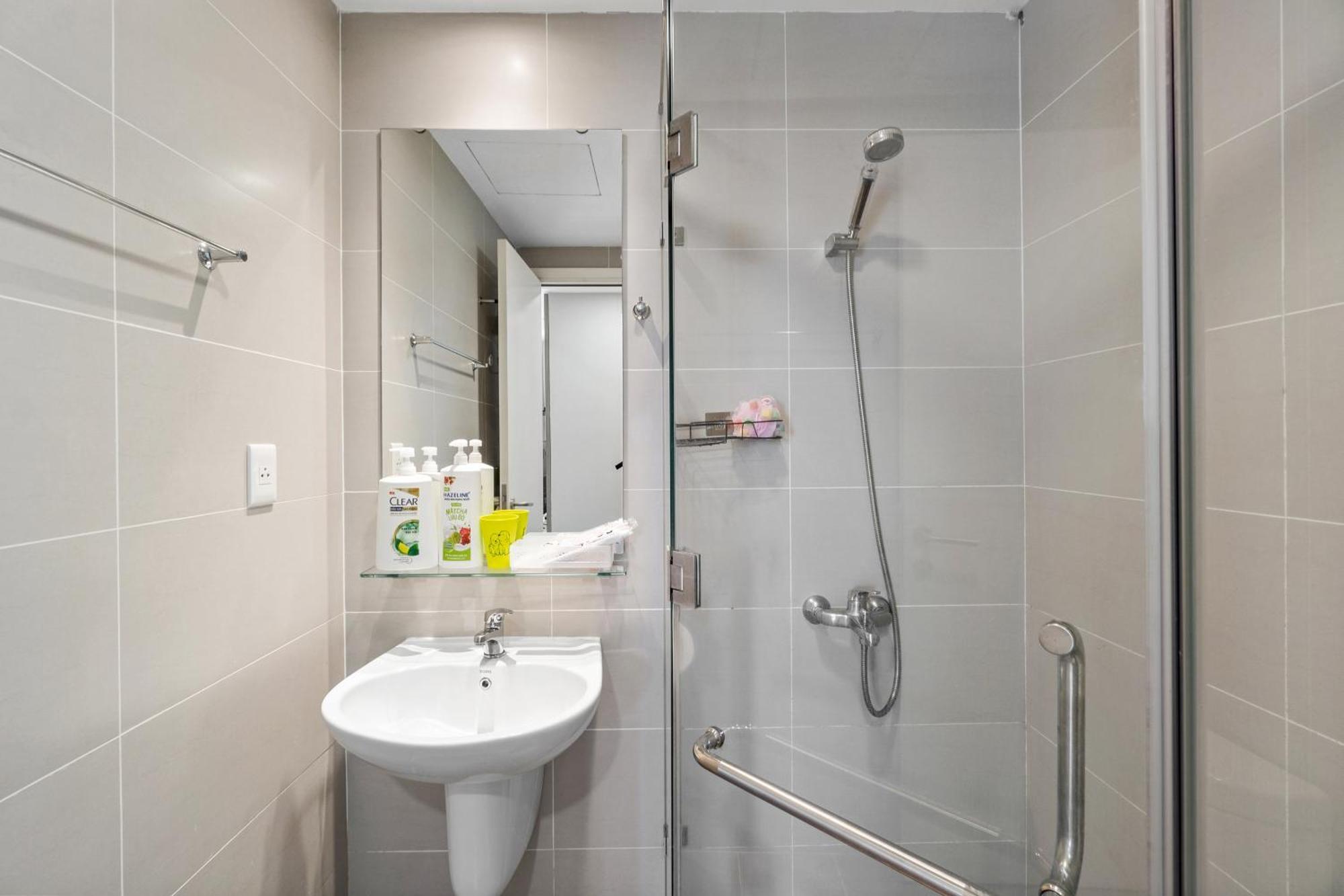 Apartment Cozy 2 Bedroom In Masteri Thao Dien, Fully Furnished With Full Amenities *