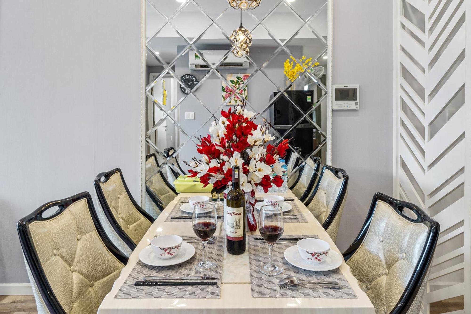 Cozy 2 Bedroom In Masteri Thao Dien, Fully Furnished With Full Amenities Apartment *