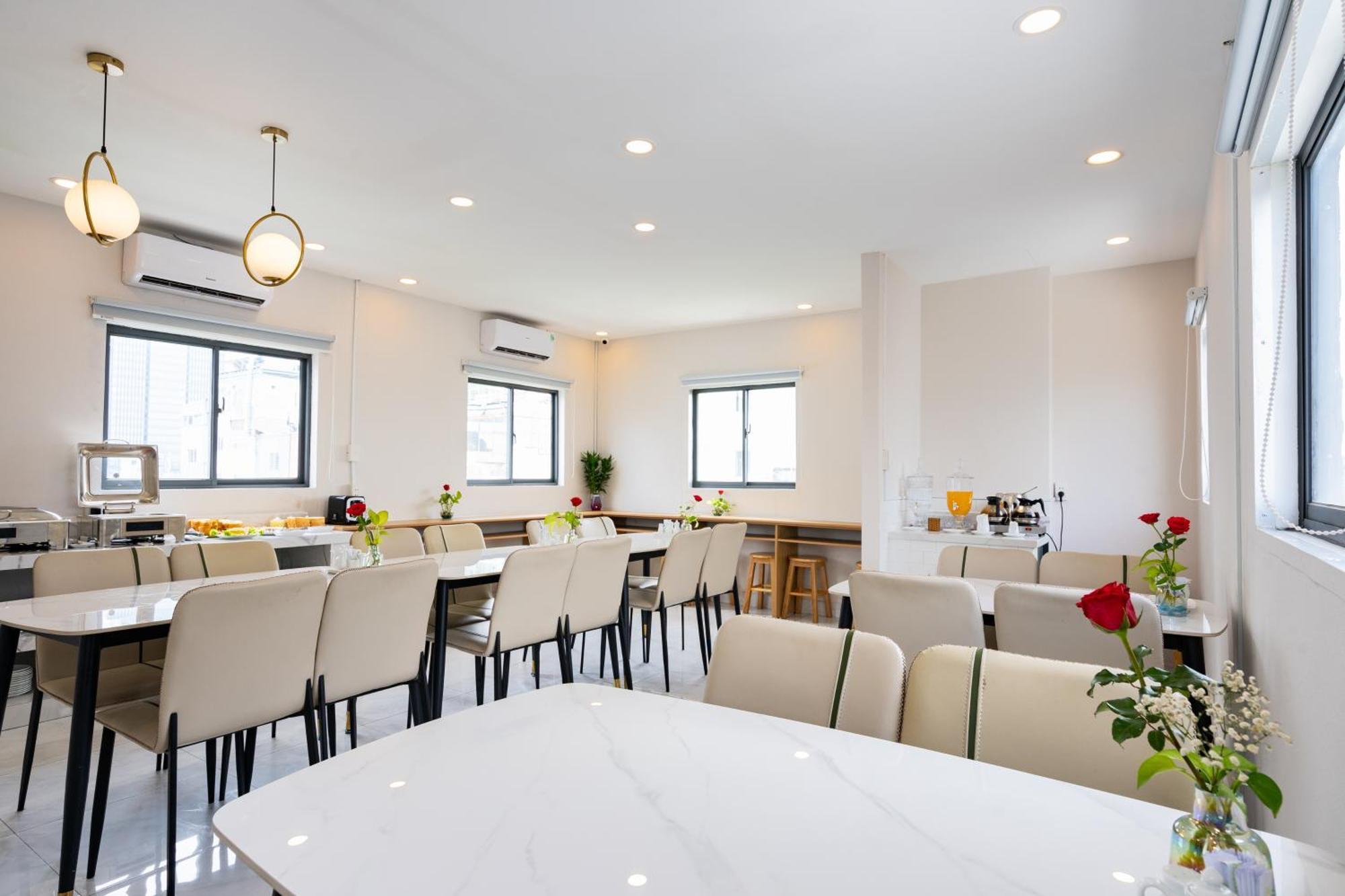 Khách sạn A&a Toronto