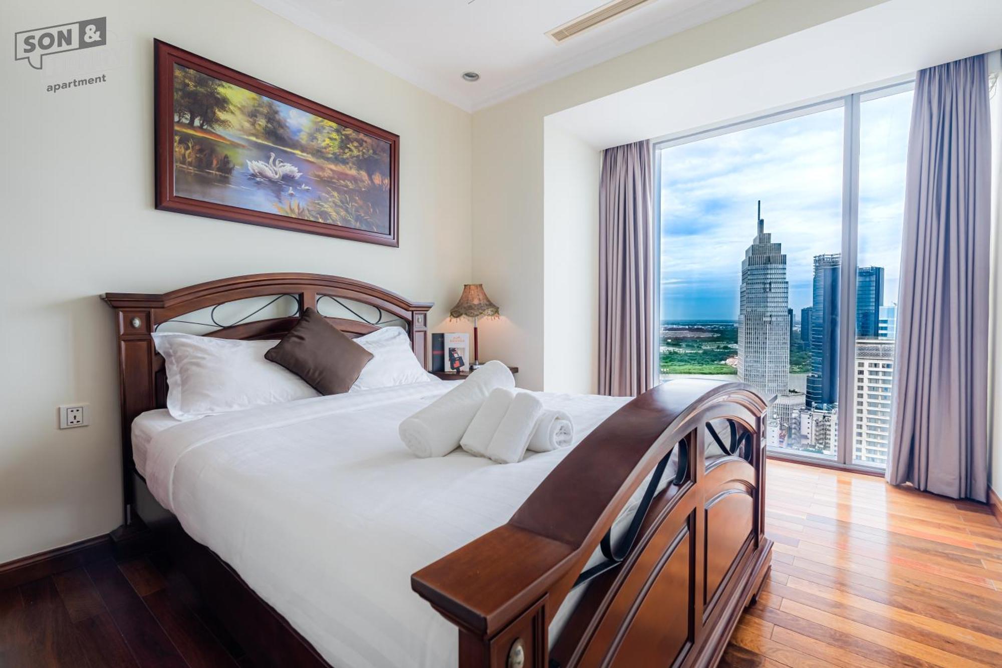 Vincom Center Dong Khoi District 1 Apartment *
