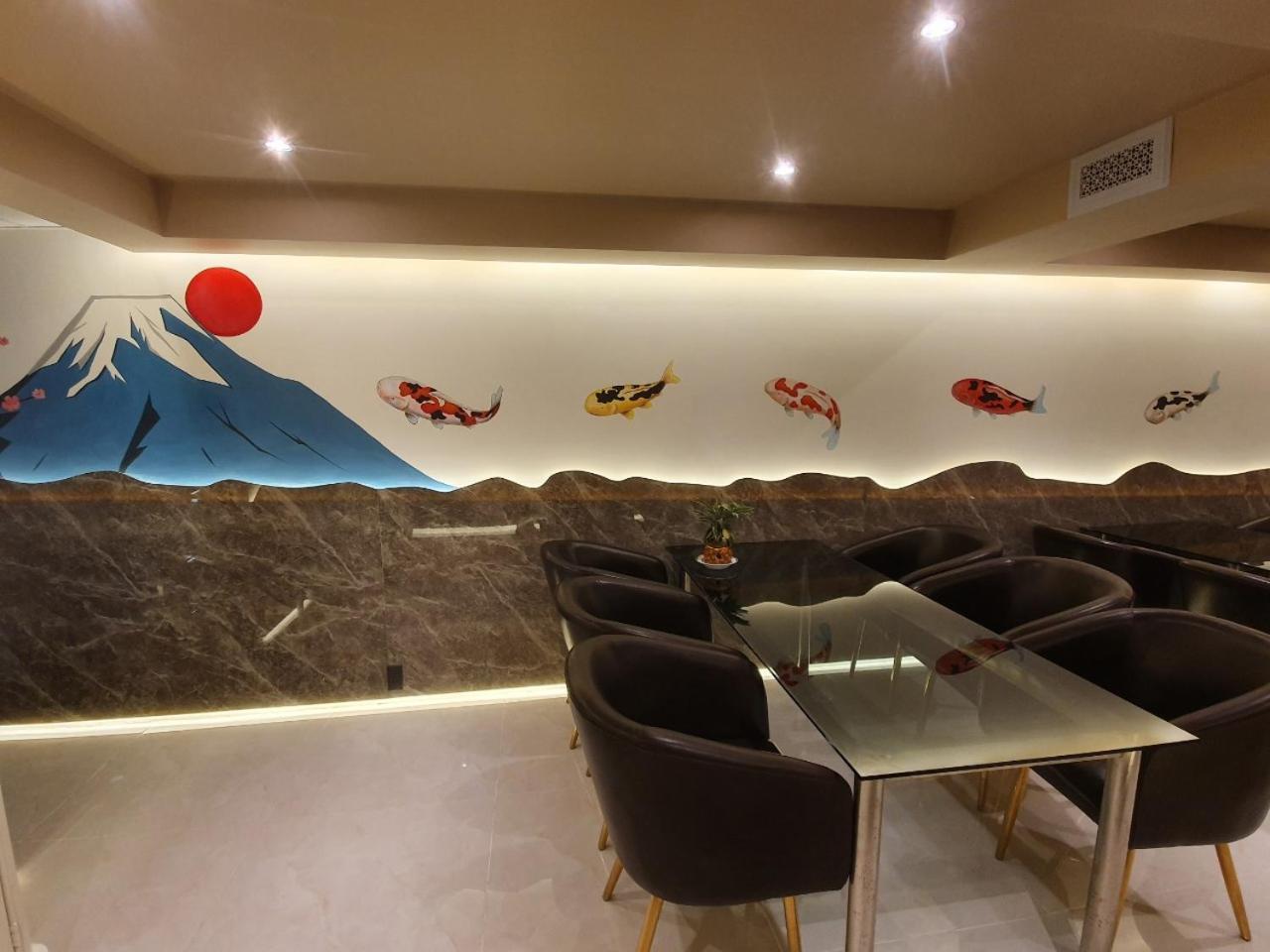 Saigon By Night Luxury Hotel 3*