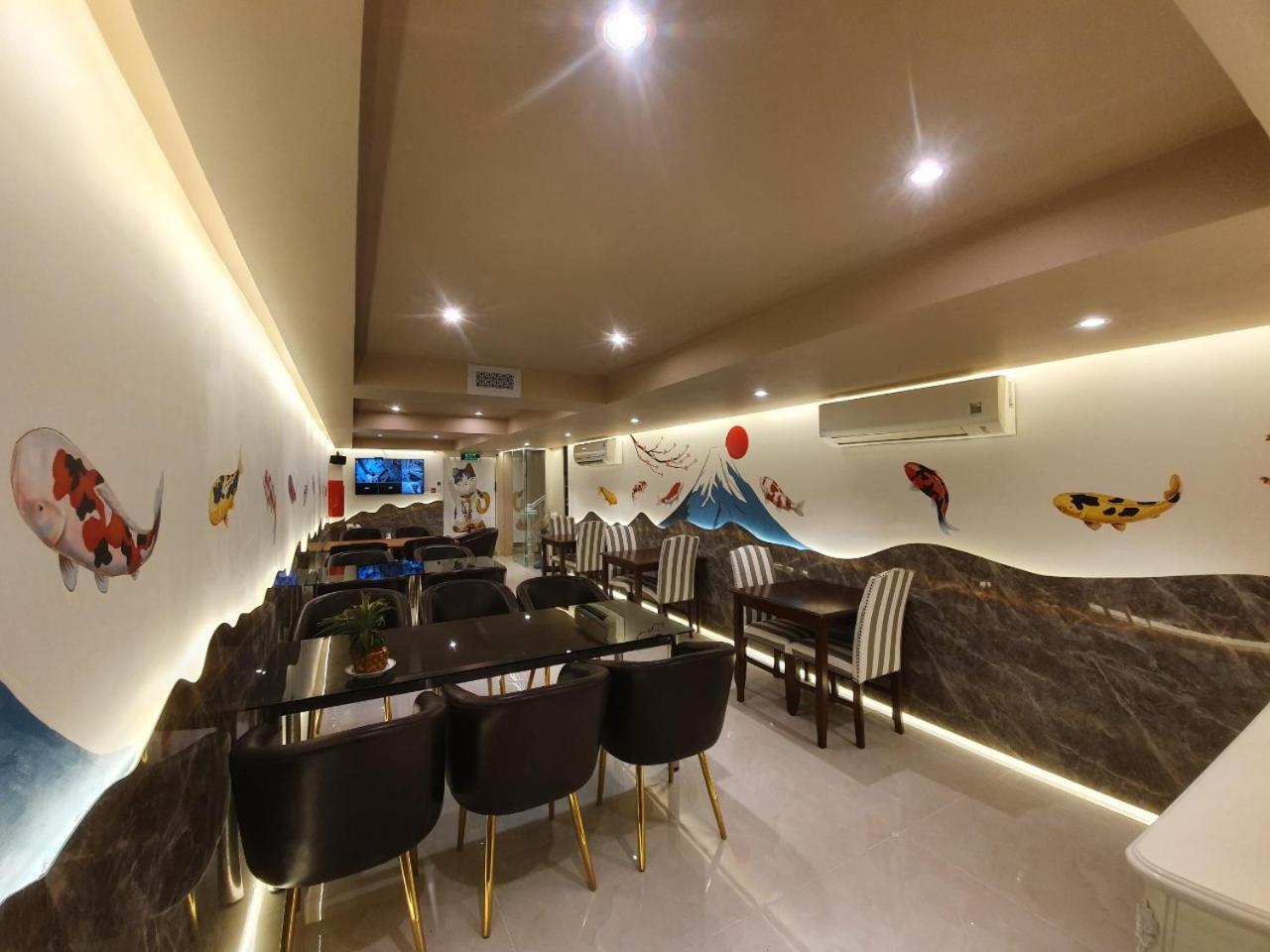 Saigon By Night Luxury Hotel 3*