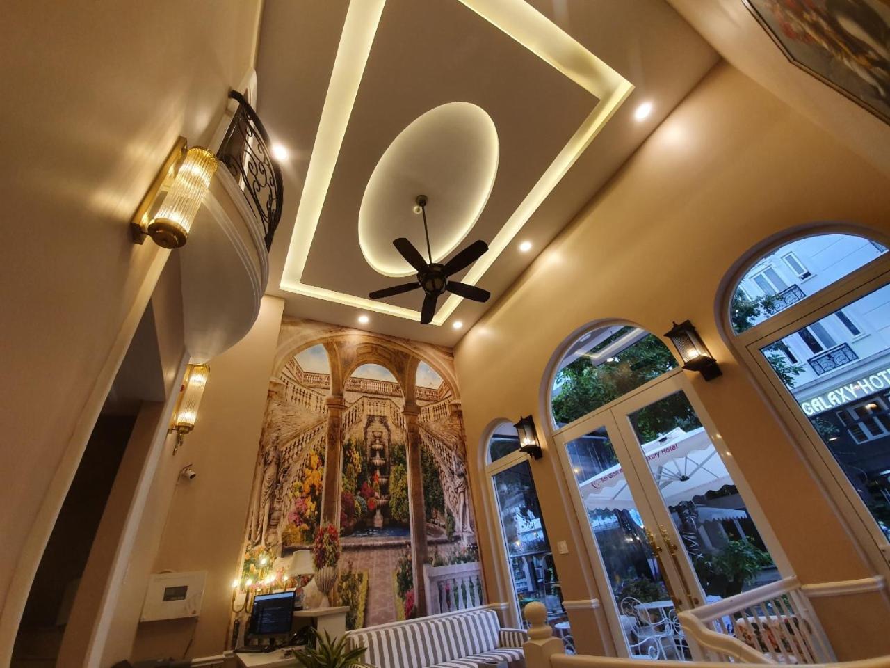 Hotel Saigon By Night Luxury 3*