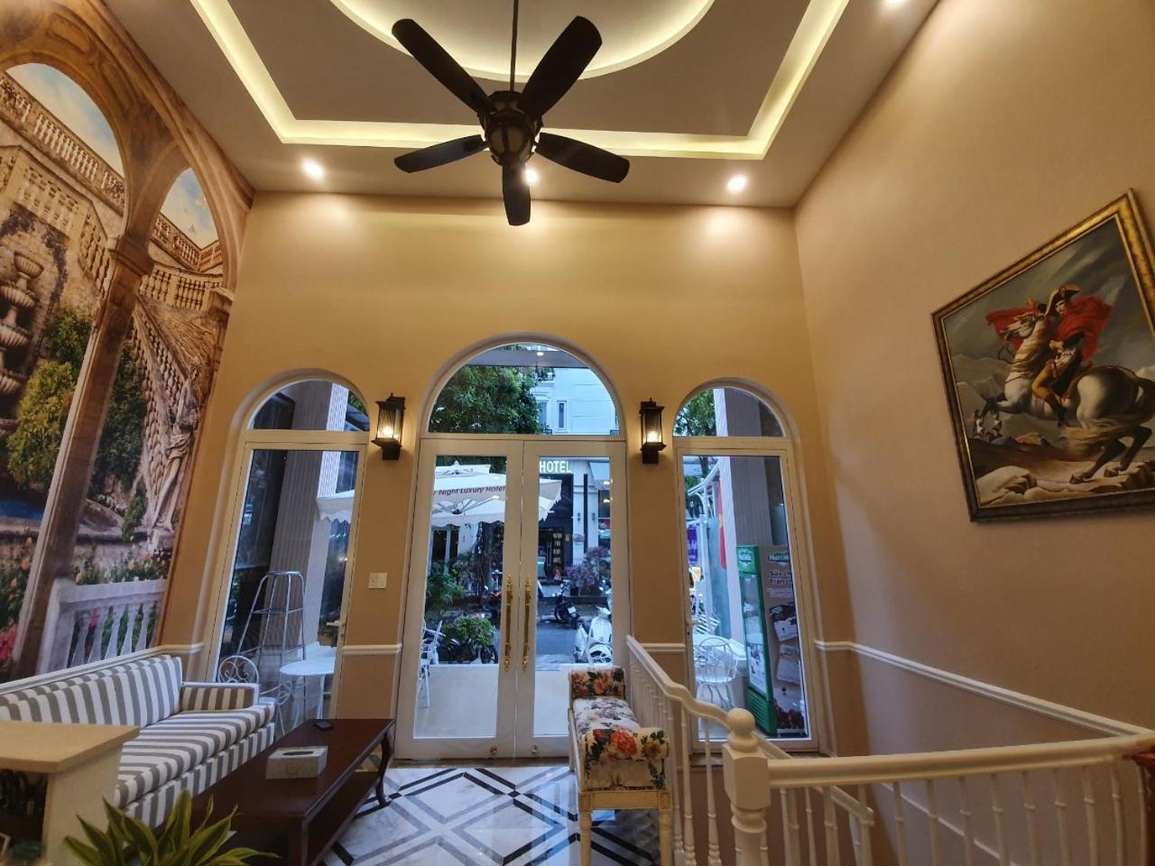 Saigon By Night Luxury 3*