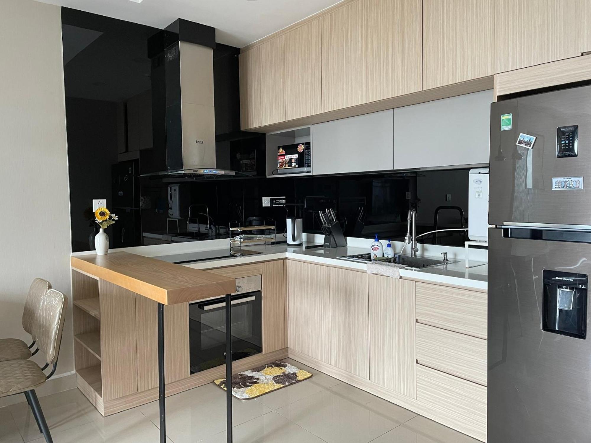 Apartment Tan Son Nhat Airport Botanica Premier, 2 Bedrooms, 2 Toilets Luxury Nearby Airport, Free Pool, Free Gym, Bbq Garden *