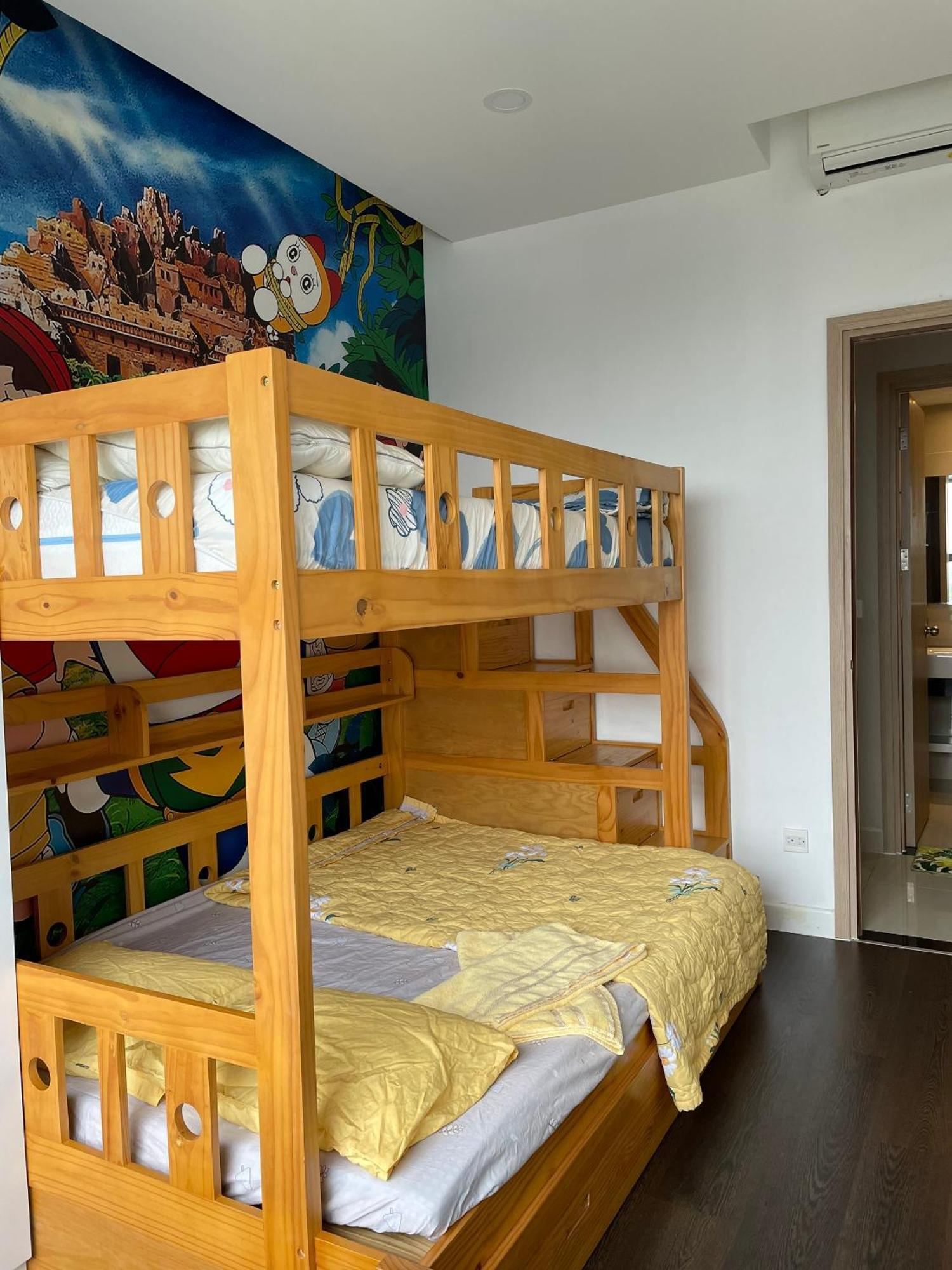 Tan Son Nhat Airport Botanica Premier, 2 Bedrooms, 2 Toilets Luxury Nearby Airport, Free Pool, Free Gym, Bbq Garden Apartment *