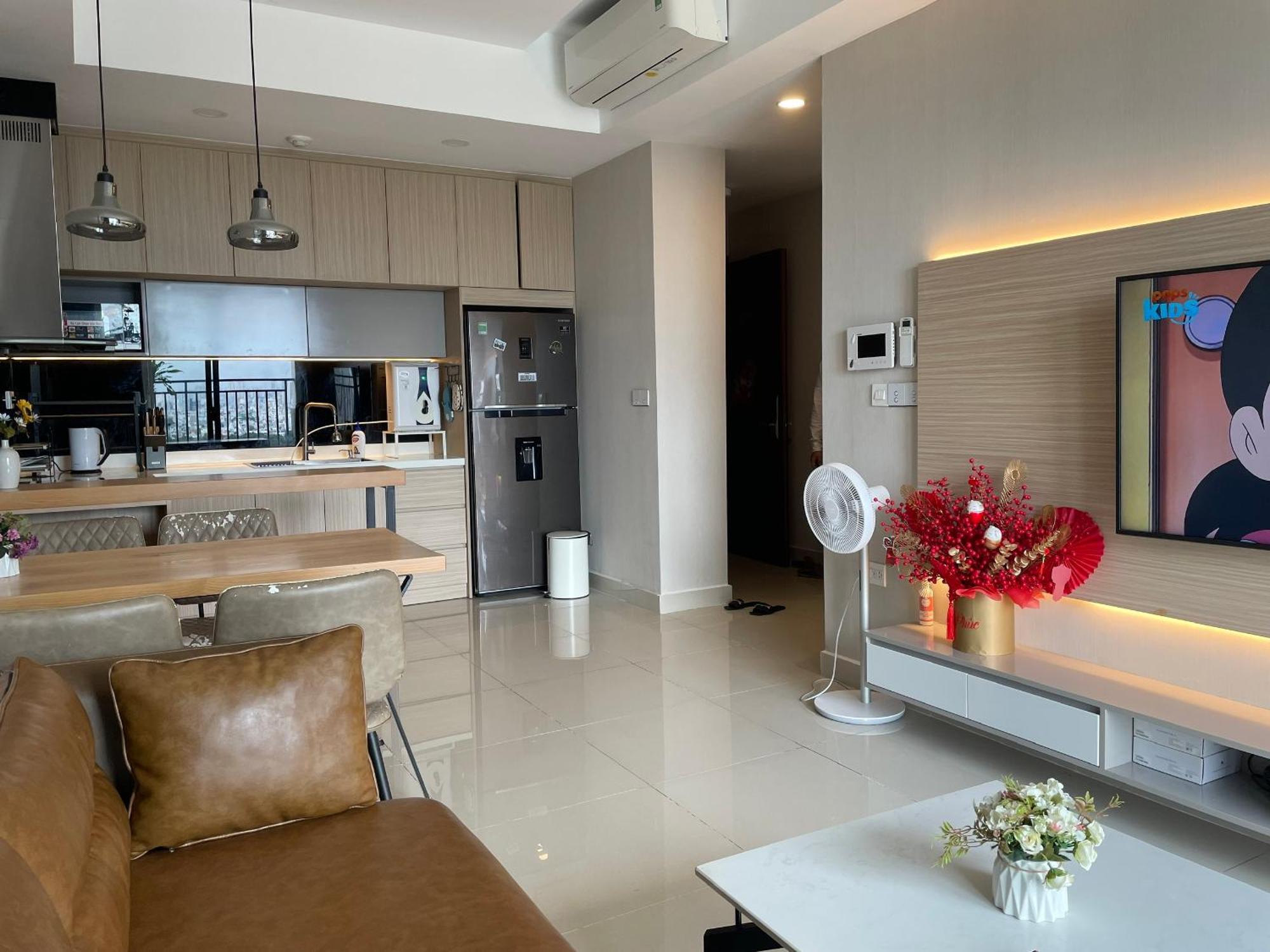 Apartment Tan Son Nhat Airport Botanica Premier, 2 Bedrooms, 2 Toilets Luxury Nearby Airport, Free Pool, Free Gym, Bbq Garden