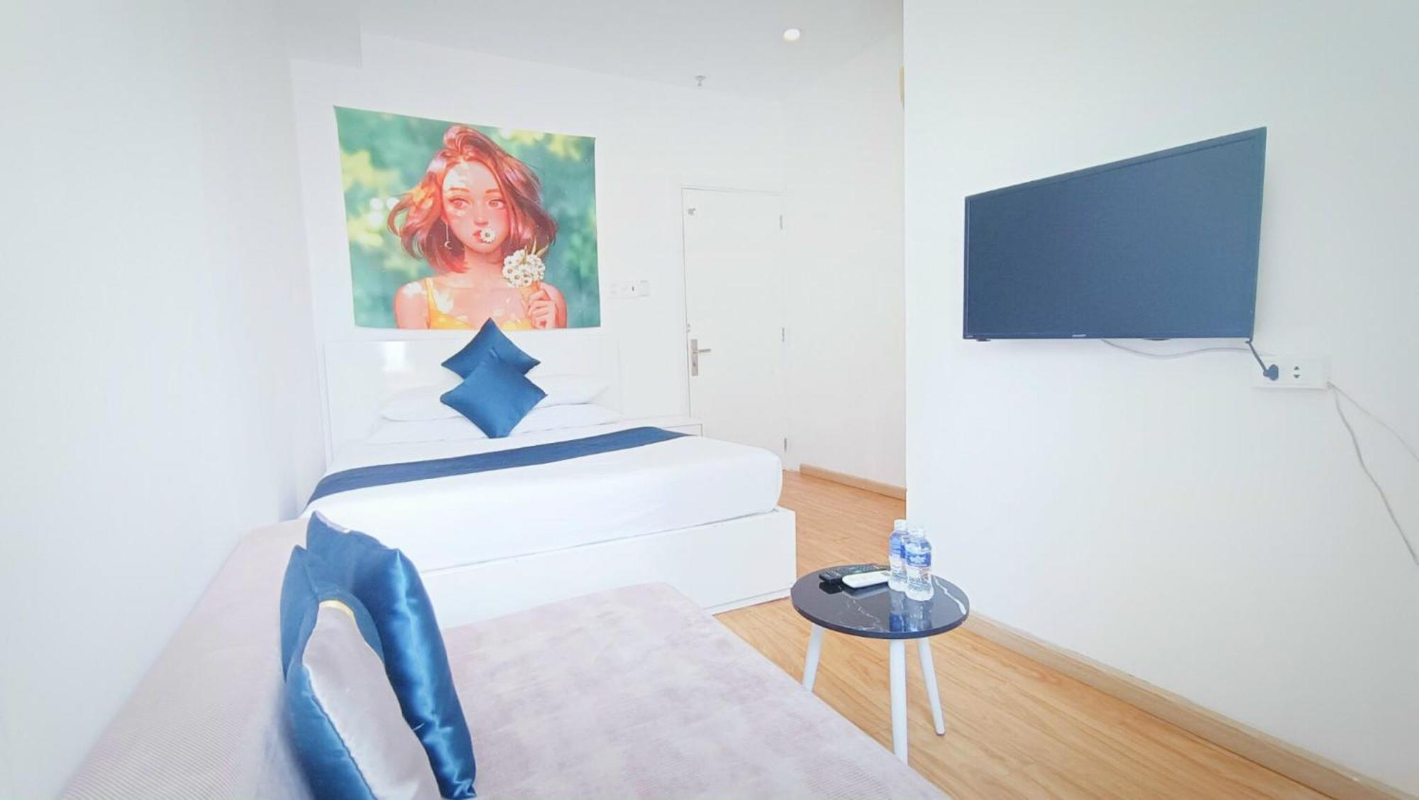 Queen Central Apartment