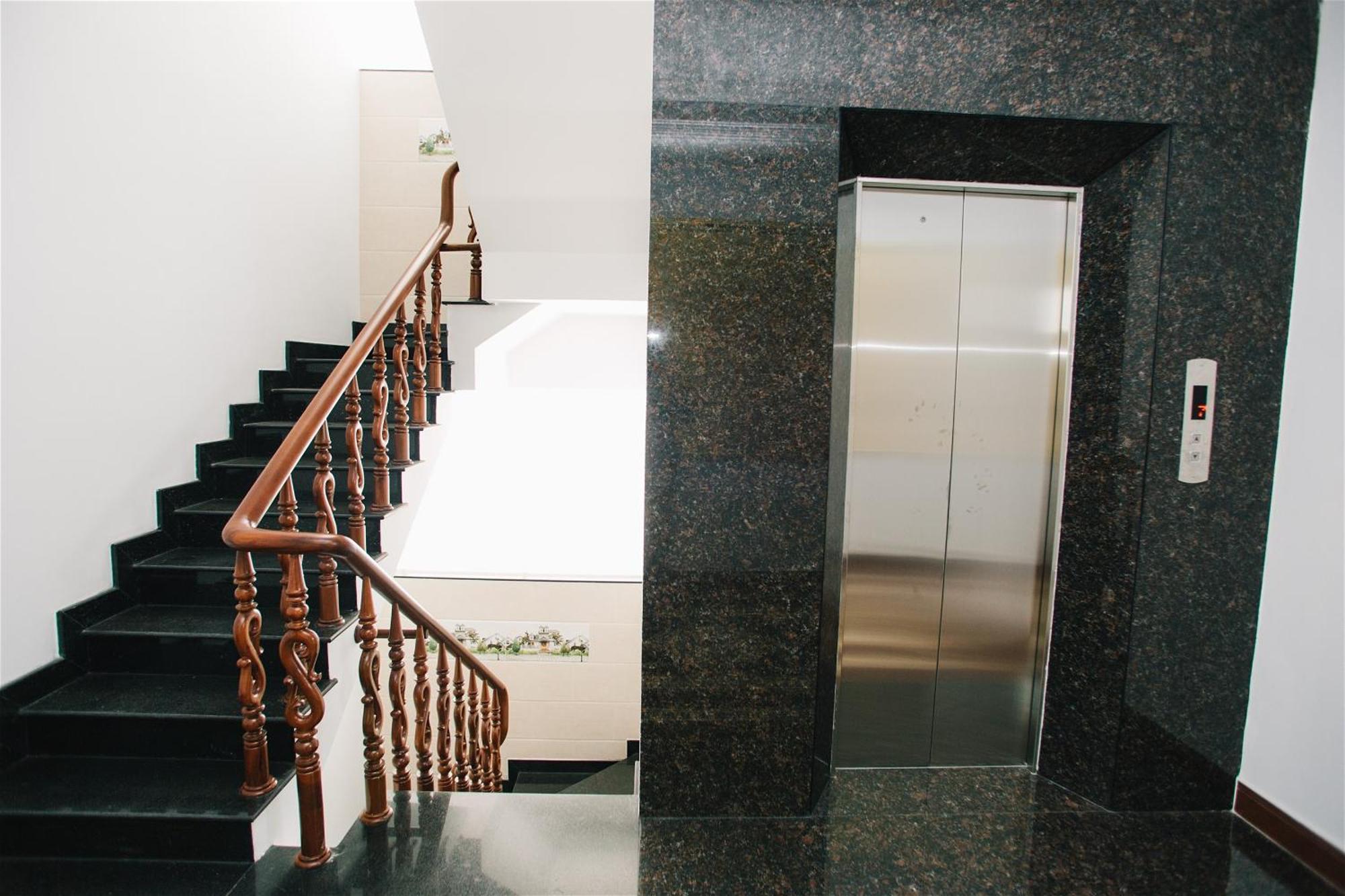 Khách sạn Reddoorz Thinh Gia Phat Hoang Hoa Tham Tan Binh 2*