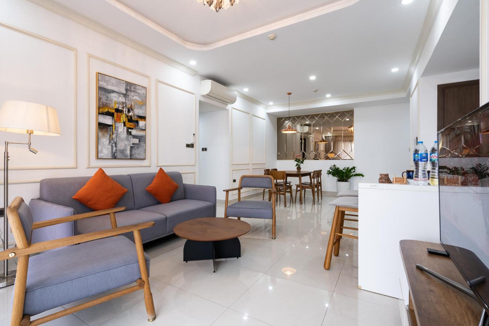 Melody - Saigon Royal Building Apartment *