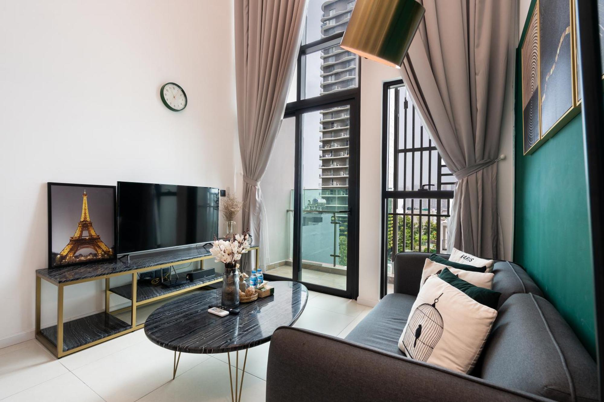 Dingd0ng Felizenvista 5-star Facilities * Ho Chi Minh City