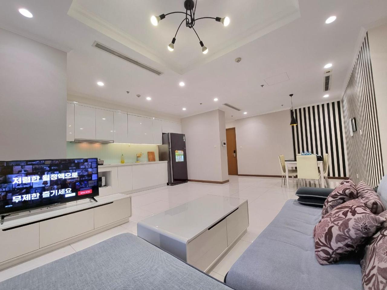 Pangsapuri Vinhomes Park - Luxury 1,2,3,4 Bedroom - Khu Do Thi Ven Song Dep Nhat Tp Hcm *