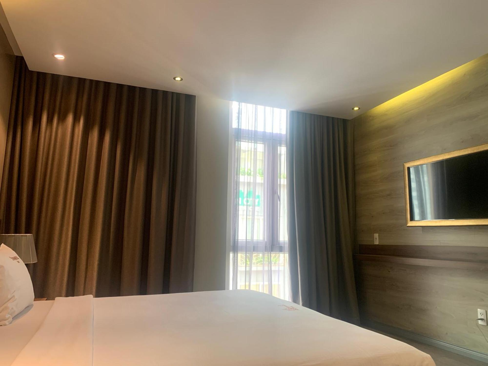 Sunflower Luxury Hotel 4*