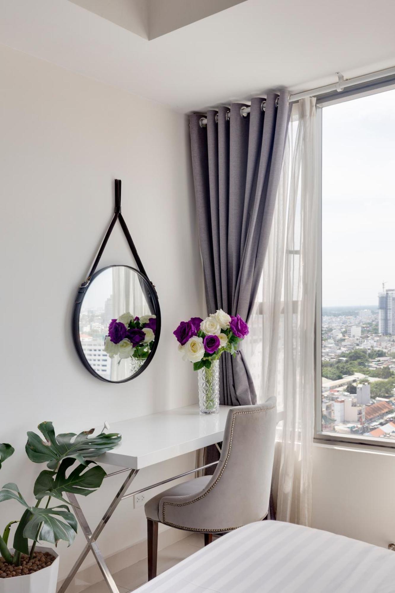 Smile - Rivegate - Modern Comfort - Near Bui Vien * Ho Chi Minh City