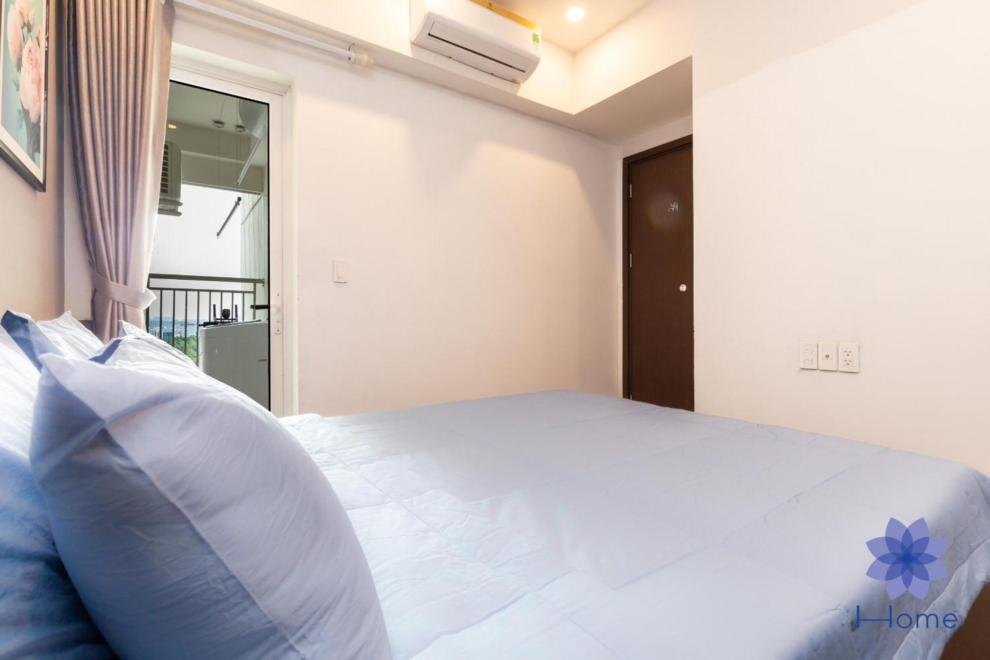 Near Tan San Nhat Airpot Apartment *