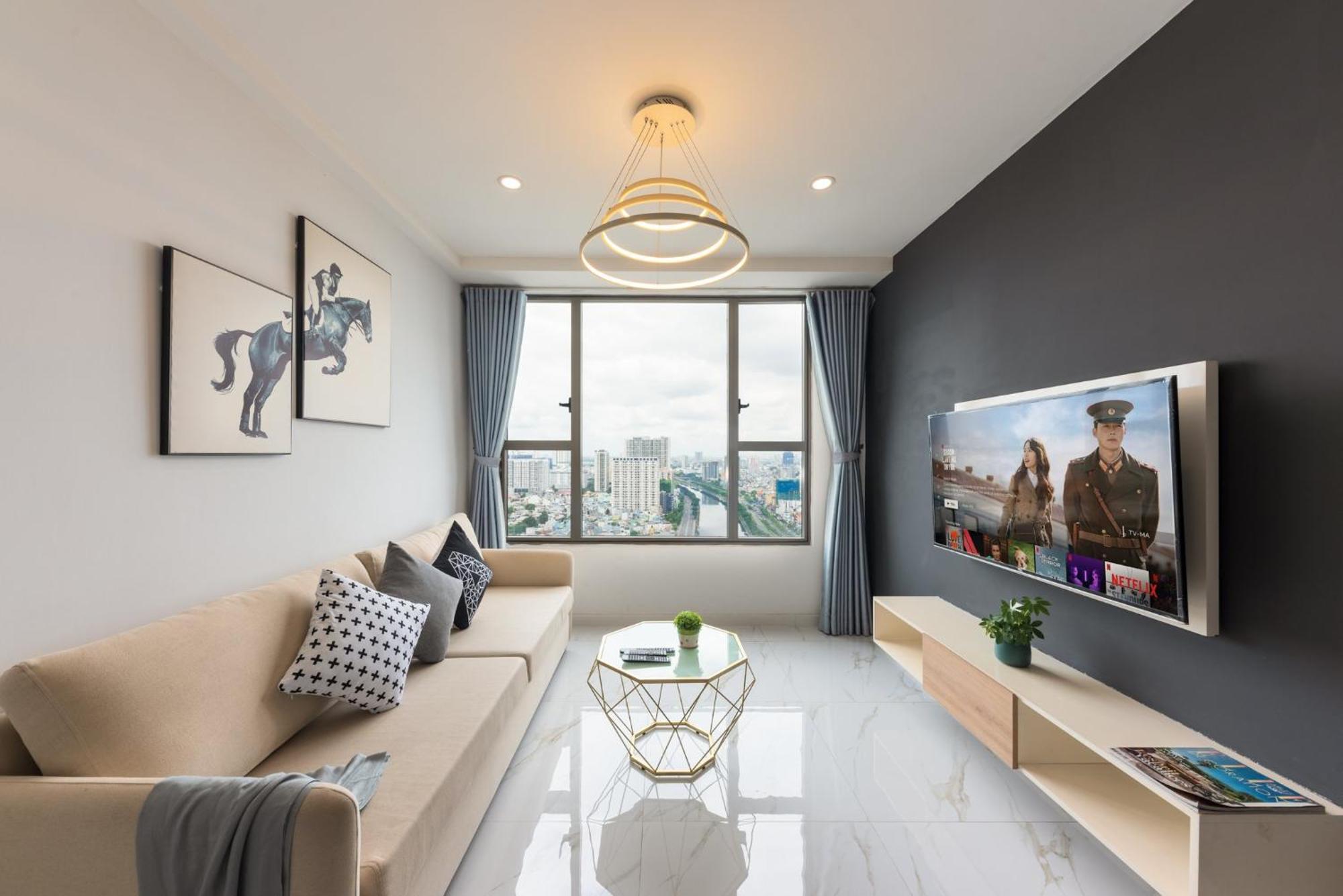 Chau - Infinity Pool- Ben Thanh Apartment