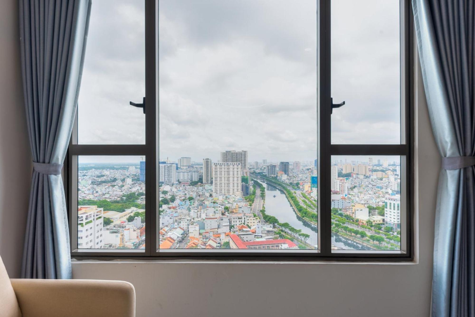 Chau - Infinity Pool- Ben Thanh * Ho Chi Minh City