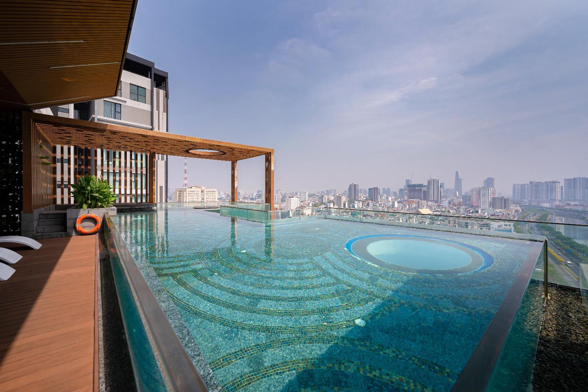 Luxury Gold 86 : D1- Mension , Rooftop Pool - District 1 *