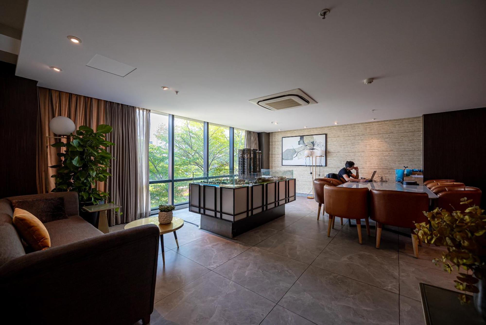 Apartment Luxury Gold 86 : D1- Mension , Rooftop Pool - District 1 Ho Chi Minh City