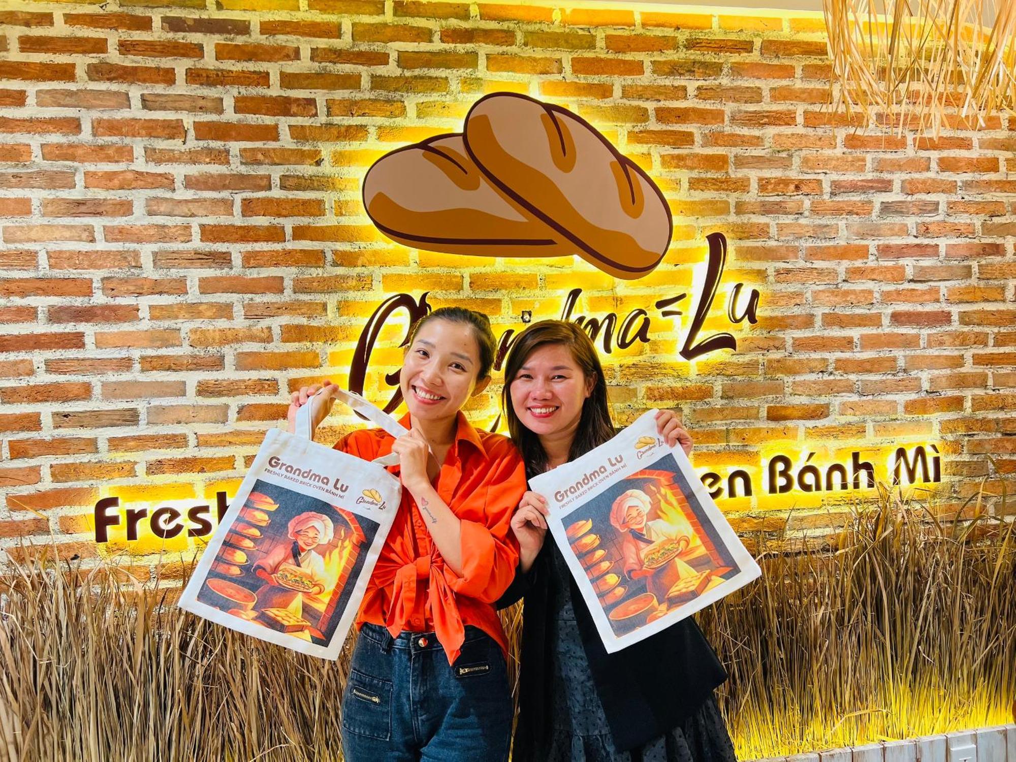 Grandma Lu's Saigon Japan Town Capsule hotel *