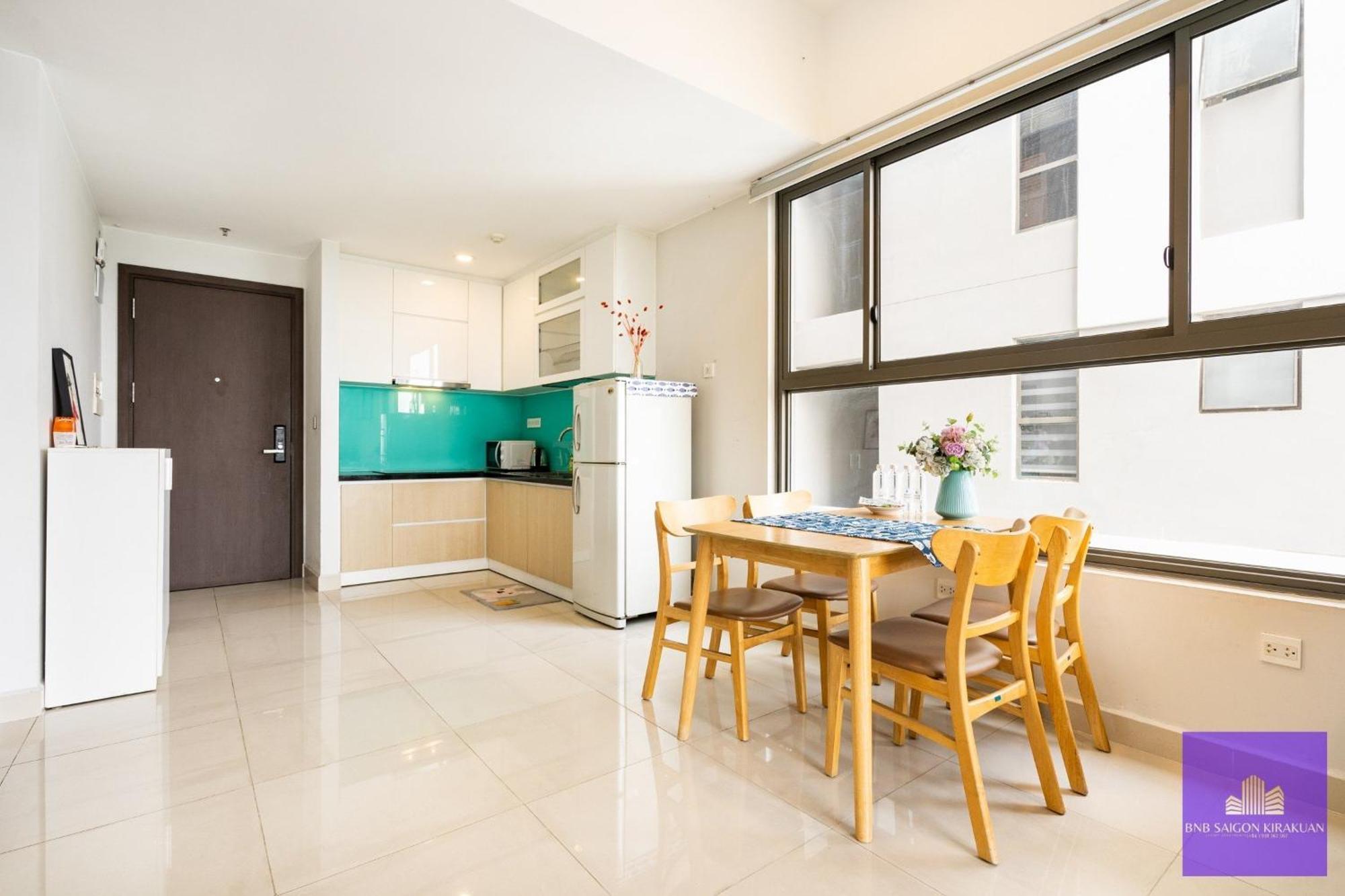 Tan Son Nhat Airport Botanica Premier, 2 Bedrooms, 2 Toilets Luxury Nearby Airport, Free Pool, Free Gym, Bbq Garden *