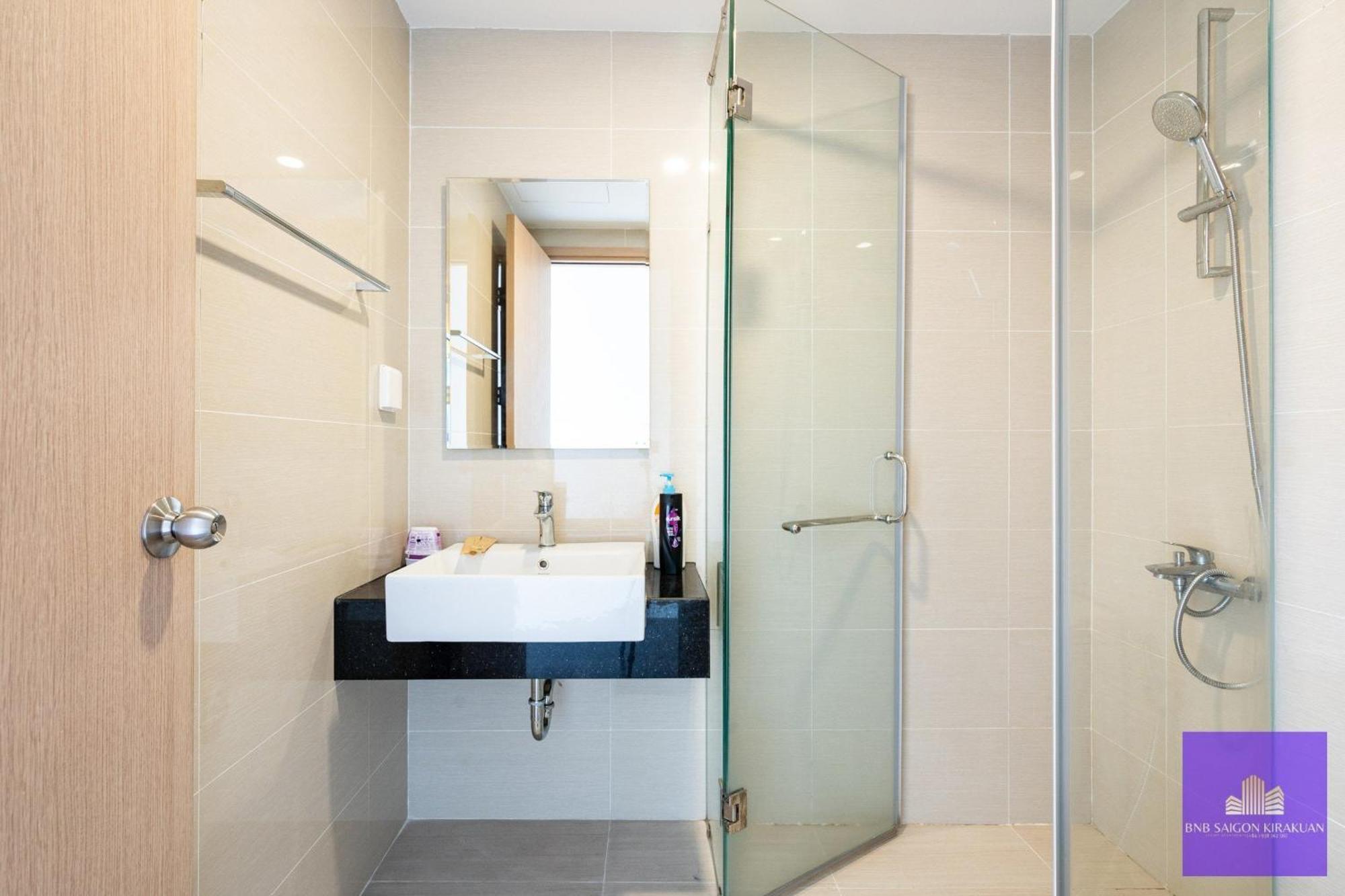 Apartment Tan Son Nhat Airport Botanica Premier, 2 Bedrooms, 2 Toilets Luxury Nearby Airport, Free Pool, Free Gym, Bbq Garden