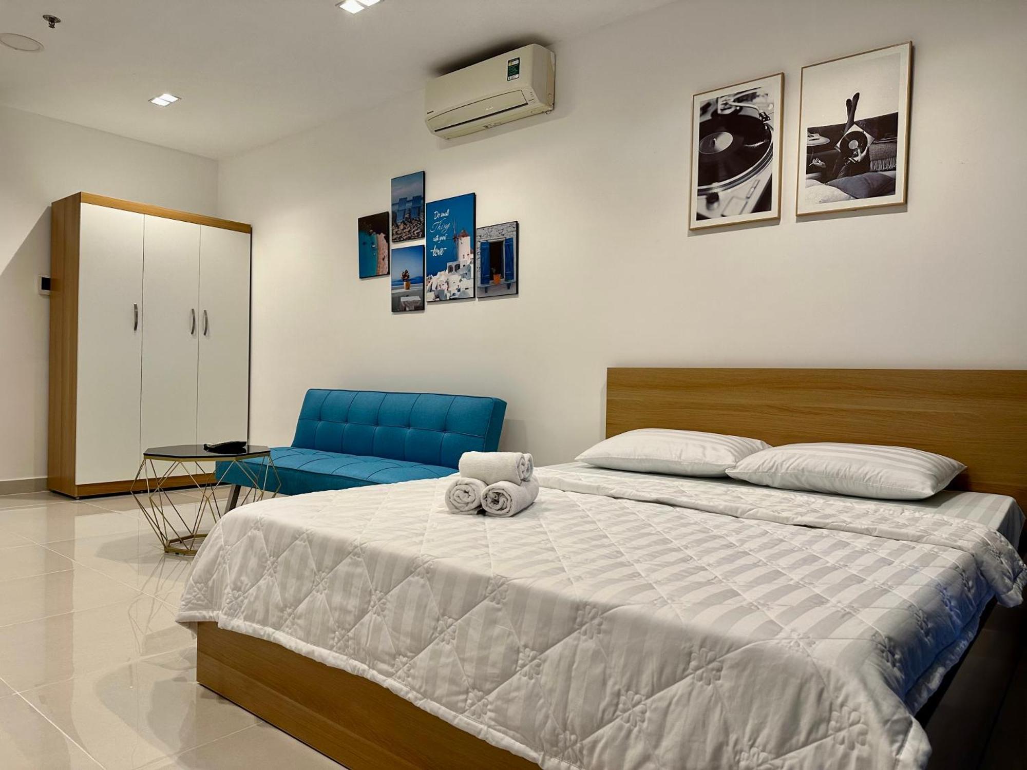 Teddy At Sky Center Luxury Apartment