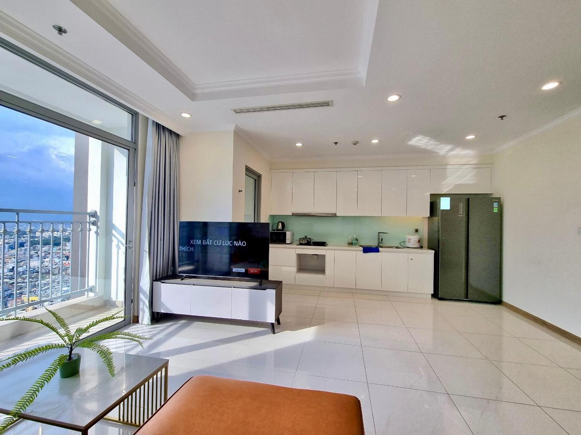 Happy Homes - Vinhomes Park Apartment *