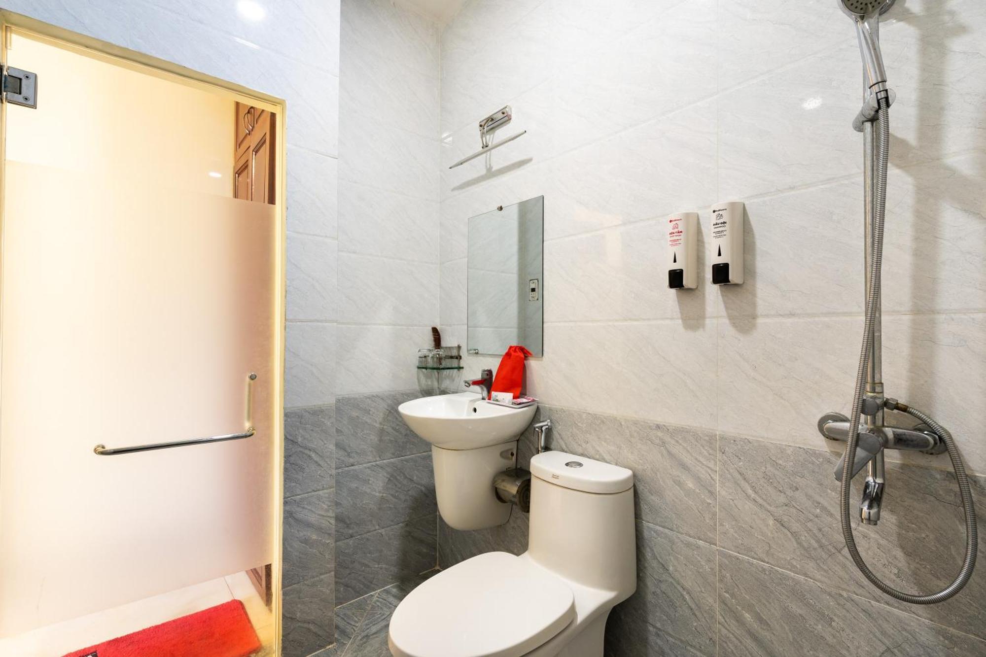 Mai Phuong - Ruby Saigon Hotel 2*