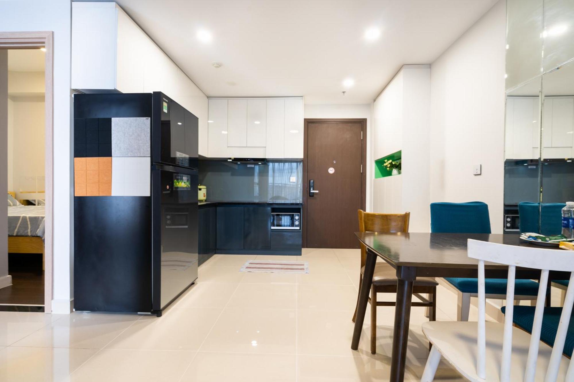 Apartment Tan Son Nhat Airport Sweet 2 Bedroom 1 Wc Apartment-free Gym , Sky Pool ,bbq ,garden *
